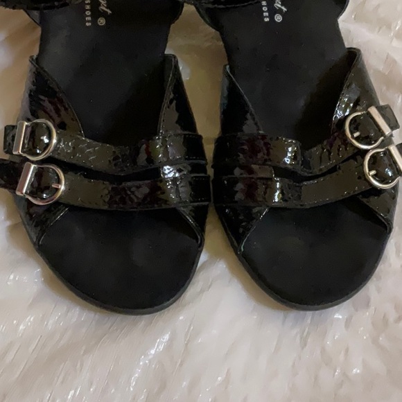 ON HOLD. ~ Helle Comfort Kitten Heels - Picture 2 of 7